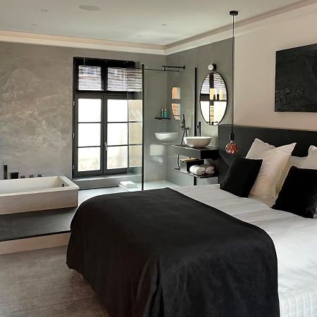 Ennea - Jacuzzi & Luxury Suites (Adults Only) Perpignan Exteriör bild