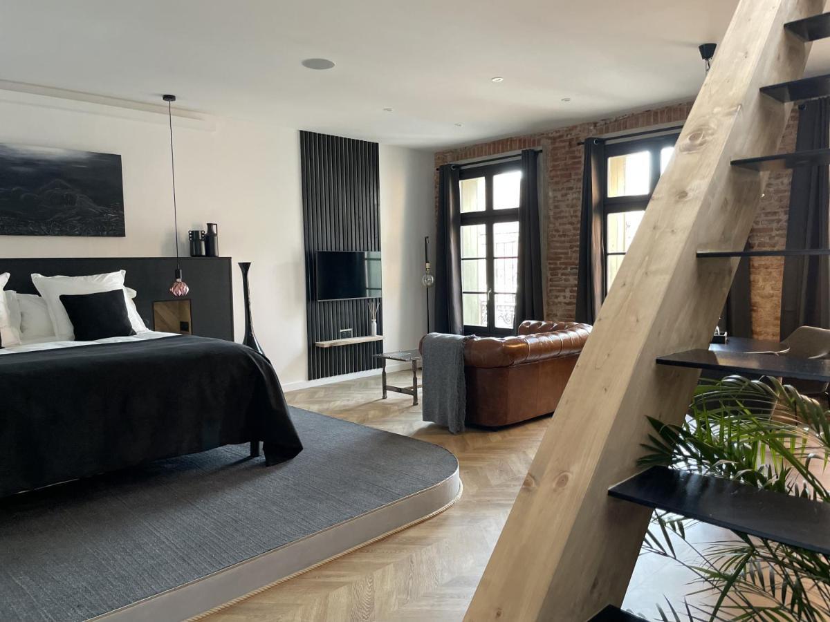 Ennea - Jacuzzi & Luxury Suites (Adults Only) Perpignan Exteriör bild
