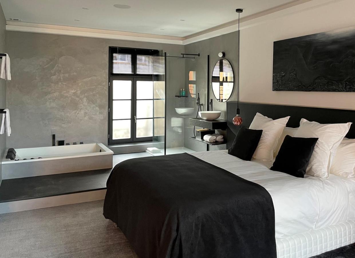 Ennea - Jacuzzi & Luxury Suites (Adults Only) Perpignan Exteriör bild