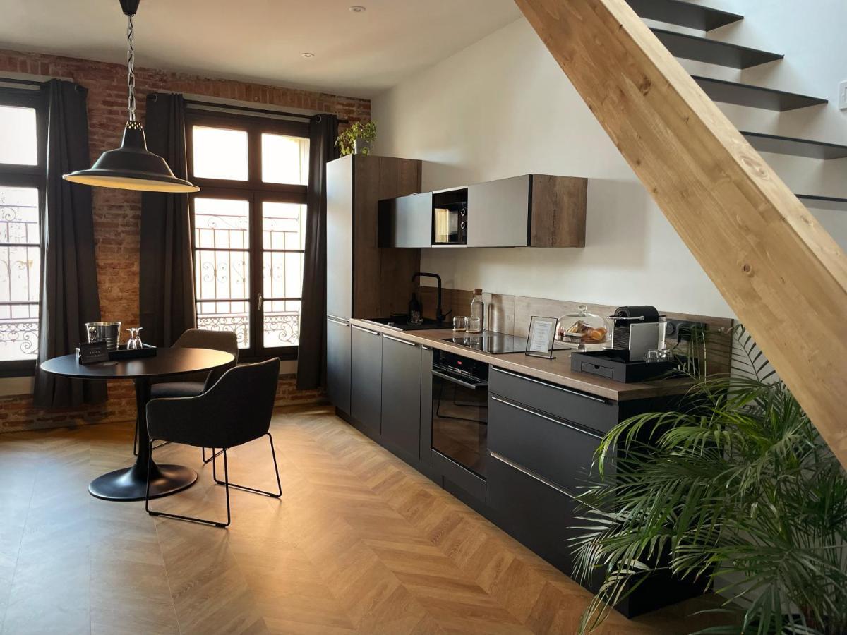 Ennea - Jacuzzi & Luxury Suites (Adults Only) Perpignan Exteriör bild