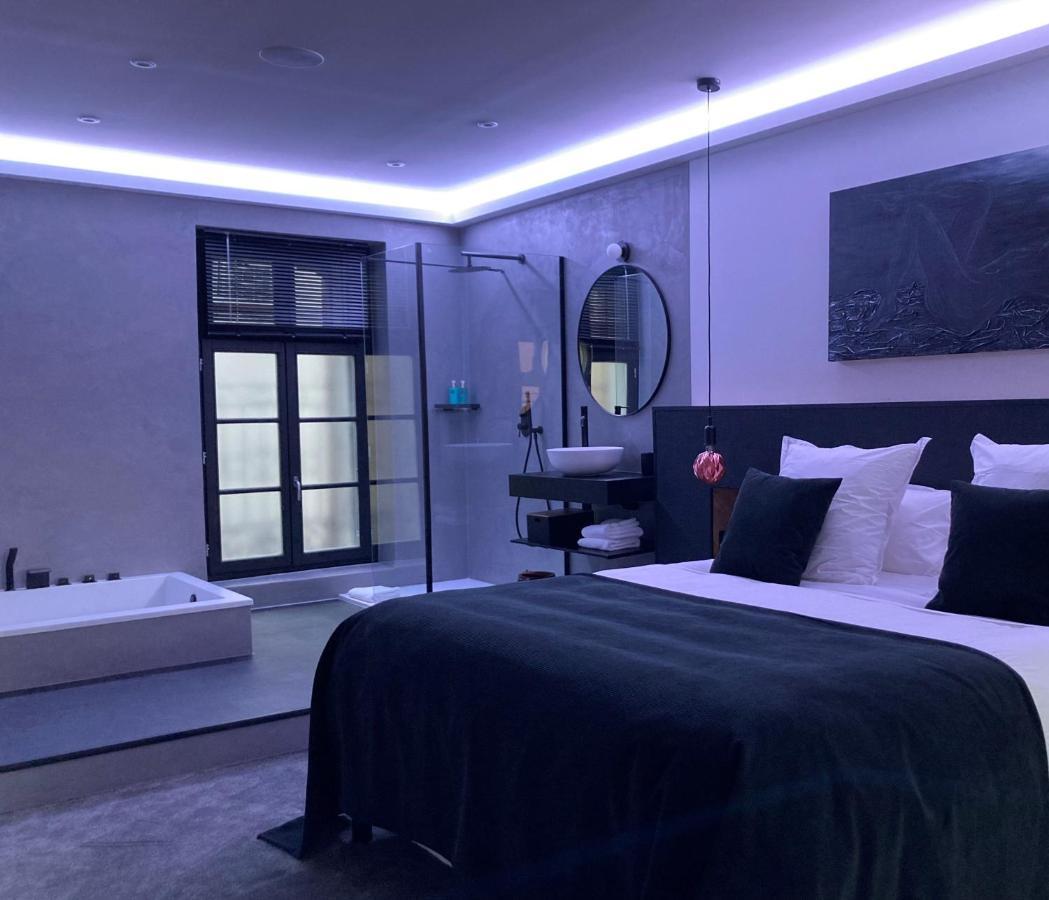 Ennea - Jacuzzi & Luxury Suites (Adults Only) Perpignan Exteriör bild
